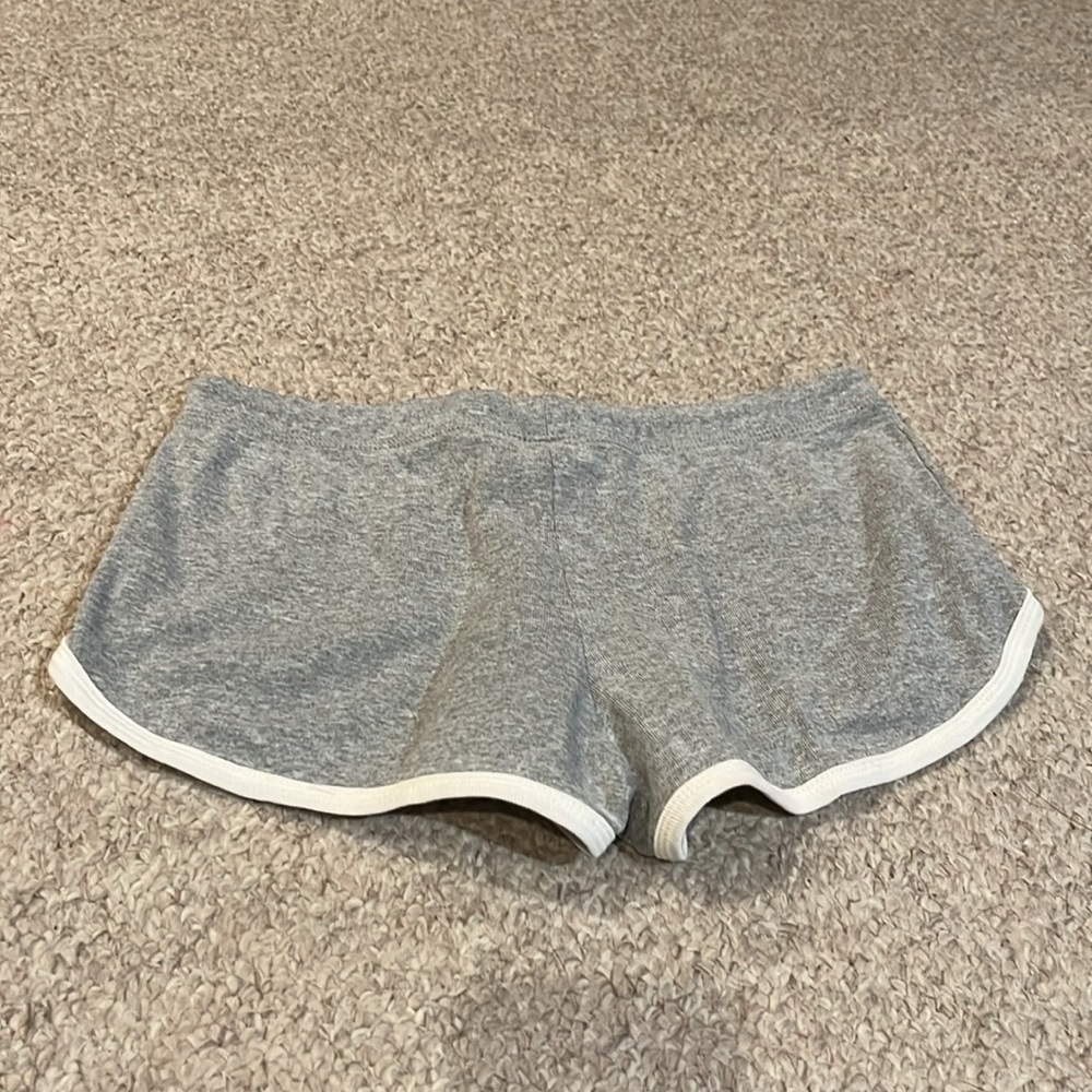 Kavio Shorts - Picture 3 of 6